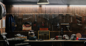 Na co zwrócić uwagę przy wyborze sprzętu do warsztatu? wyposazenie-warsztatu