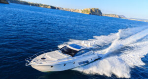 Nowa łódź kabinowa czy używana – kiedy warto zainwestować w fabrycznie nowy model? Nowa łódź kabinowa