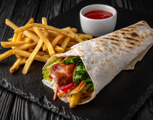 Dlaczego gotowe mieszanki do kebabów ułatwiają pracę w gastronomii? Mieszanki do kebabów