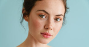 Liposukcja podbródka a odchudzanie – czy jedno zastępuje drugie? liposukcja podbródka