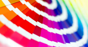 Farby flekso do podłoży niewsiąkliwych – na co zwrócić uwagę przed startem produkcji? Farby flekso