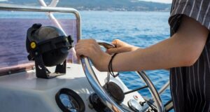 Sternik motorowodny – jakie uprawnienia daje patent? patent na sternika